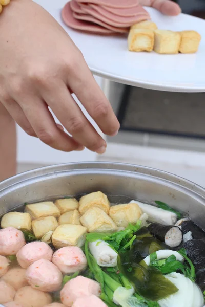 Sukiyaki sul piatto — Foto Stock