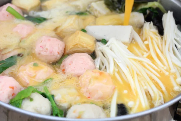 Sukiyaki en la olla —  Fotos de Stock