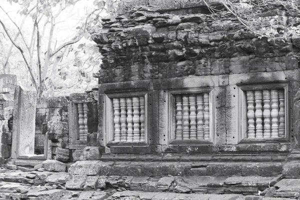 Gamla fönster - Kambodja konst — Stockfoto