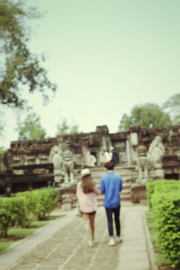 İki yürüyor bulanık