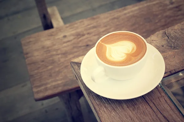 Klasik latte sanat kahvesi. — Stok fotoğraf