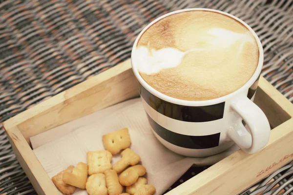 Latte coffee with cookies — Stock Photo, Image