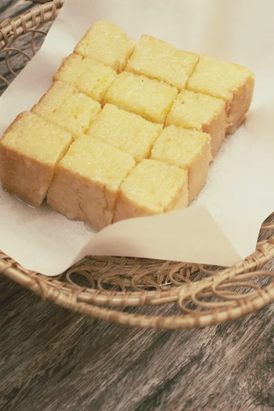 Zapiekana bulka chleba z masłem — Zdjęcie stockowe