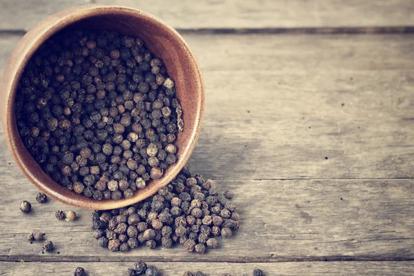 Schwarze Pfefferkörner — Stockfoto