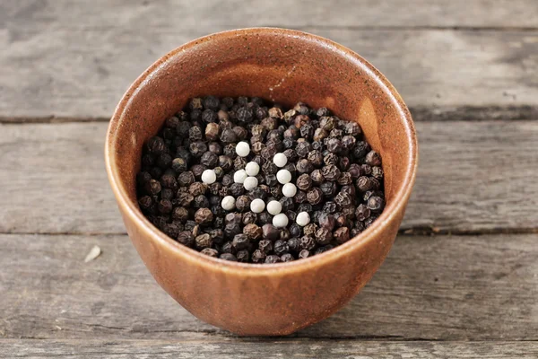 Schwarze Pfefferkörner — Stockfoto