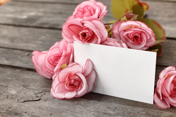 Prázdná karta s růžemi — Stock fotografie