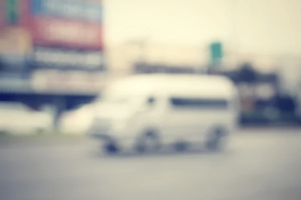 Розмитий автомобіль на дорозі — стокове фото