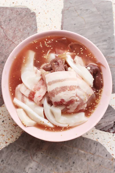 Porco estriado marinado de sukiyaki - comida asiática — Fotografia de Stock