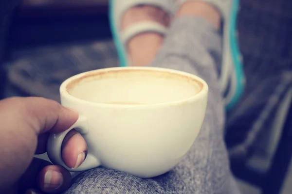 Selfie von Kaffee mit Schuhen — Stockfoto