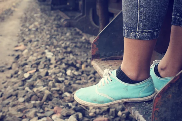 Selfie de zapatillas en la estación de tren —  Fotos de Stock