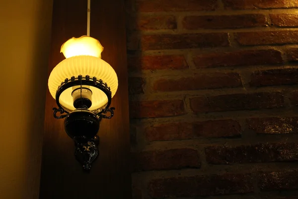 Hängande lampa — Stockfoto