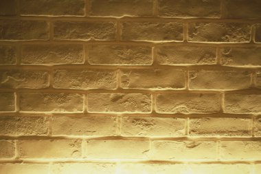 spotlight ile tuğla duvar