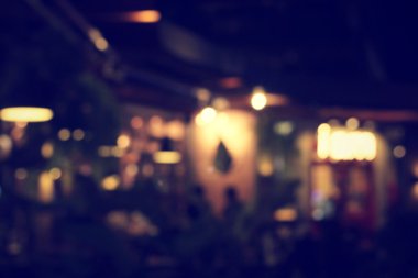 Restoran gece bulanık