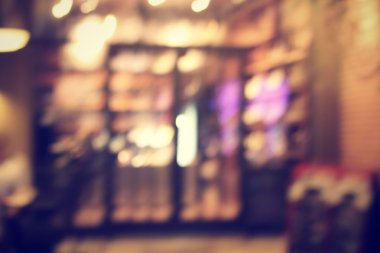 Restoran gece bulanık