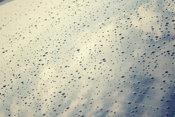 Wassertropfen auf Glas - Windschutzscheibe Regen. — Stockfoto