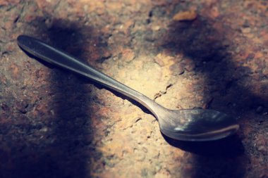 Çay kaşığı ile gölge