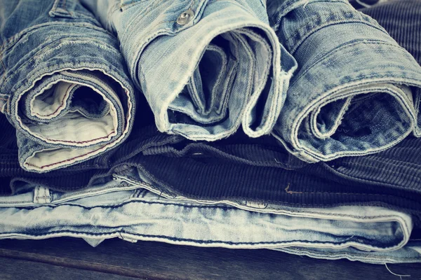 Stapel Jeans — Stockfoto