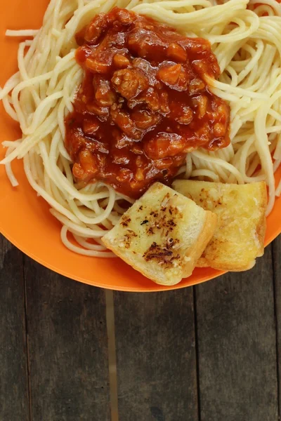 Spaghetti met saus — Stockfoto