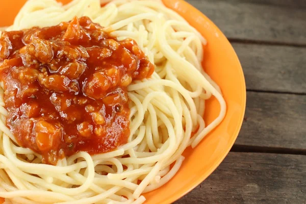 Soslu spagetti — Stok fotoğraf