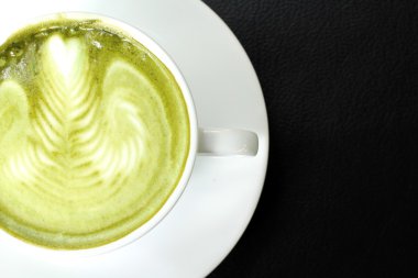 yeşil çay ve süt