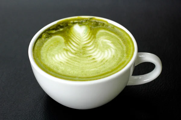 Grüner Tee und Milch — Stockfoto