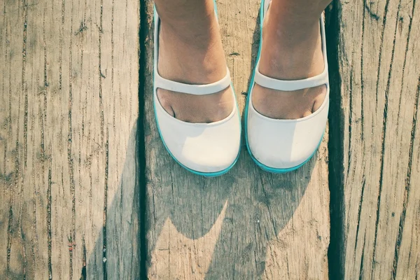 Обувь с тенью — стоковое фото