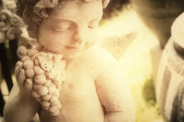 Sculpture vintage de Cupidon — Photo