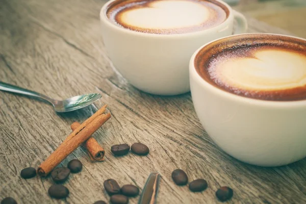 Dva šálky kávy latte art — Stock fotografie