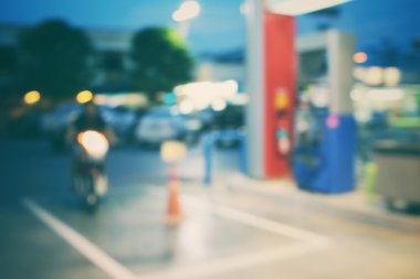 Benzin istasyonu bulanık