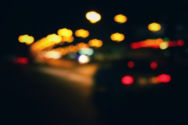 Geceleri araba bulanıklaşıyor.