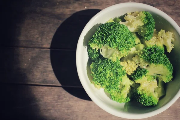 Broccoli met schaduw — Stockfoto