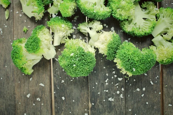 Broccoli with salt — Stock Photo, Image