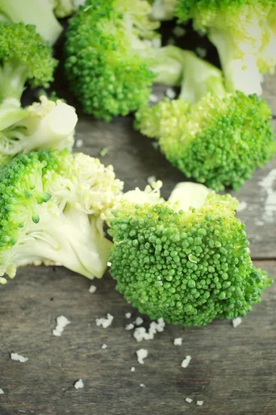 Broccoli met zout — Stockfoto
