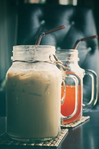 アイス コーヒーとカフェでお茶 — ストック写真