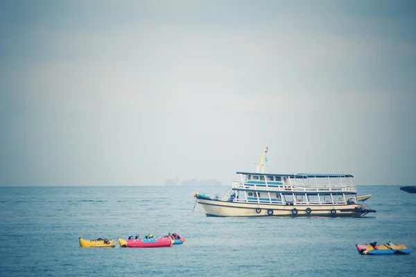 Bateaux à moteur — Photo