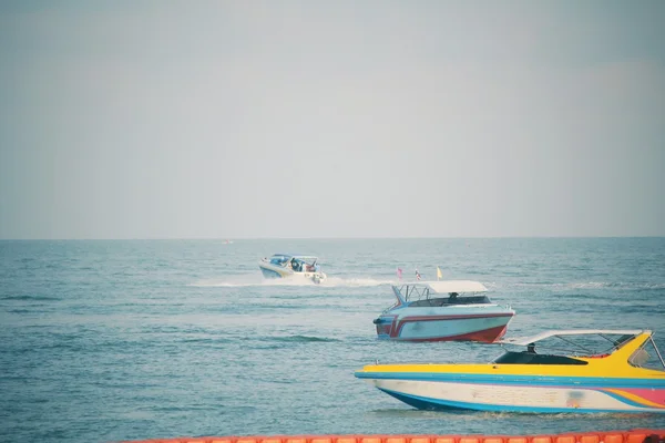 Bateaux à moteur — Photo