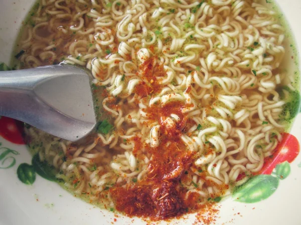Instant noodle med soppa — Stockfoto