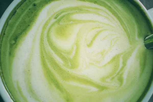 Grüner Tee und Milch — Stockfoto