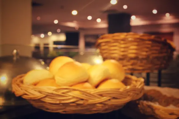 Offuscata di pane fresco in panetteria — Foto Stock