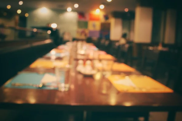 Desfocado de restaurante à noite — Fotografia de Stock