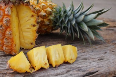 ananas dilimleri