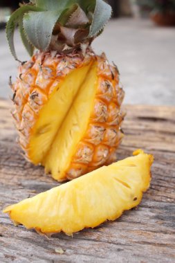 ananas dilimleri