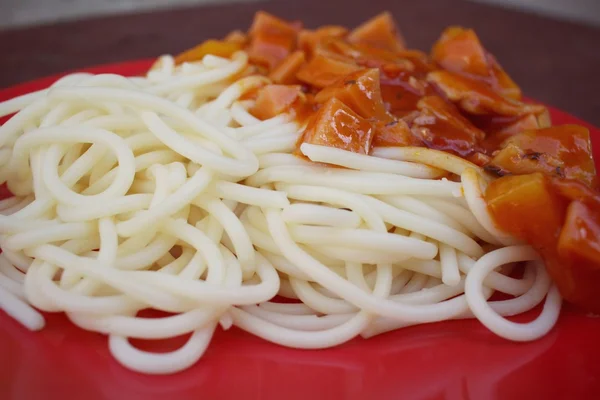 Spaghetti met saus — Stockfoto