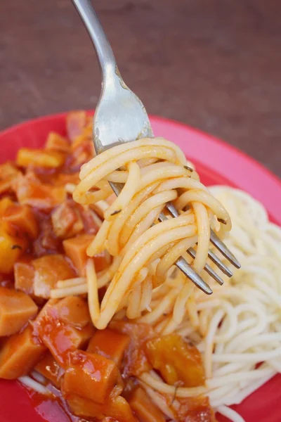 Soslu spagetti — Stok fotoğraf