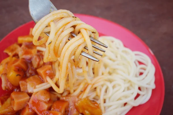 Soslu spagetti — Stok fotoğraf