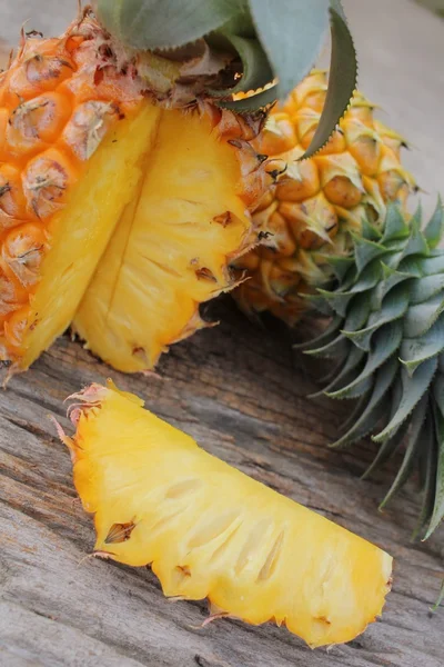 Ananas segmenten — Stockfoto