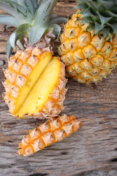 Ananas segmenten — Stockfoto