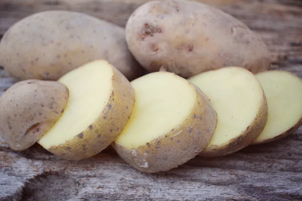 Fresh potatoes — Stock Photo, Image