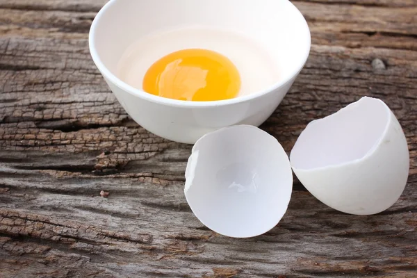 Egg in a bowl — Stock Photo, Image