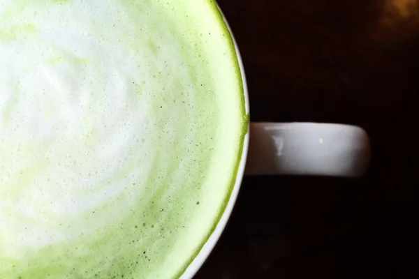 Grüner Tee und Milch — Stockfoto